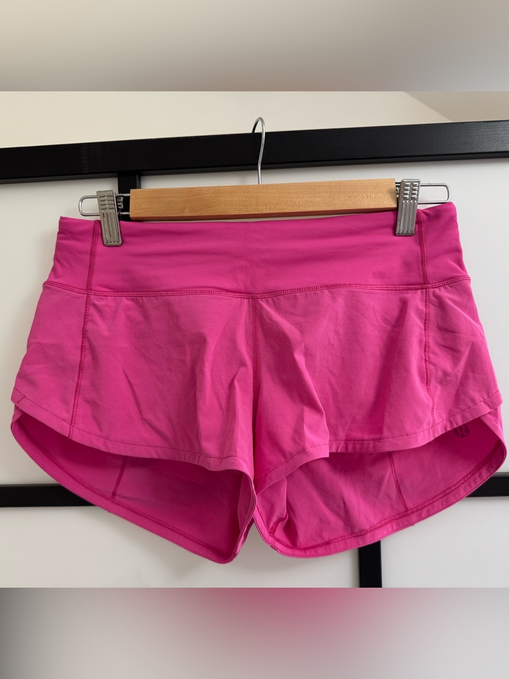 lululemon athletica Sonic Pink Speed Up Shorts 2.5 in